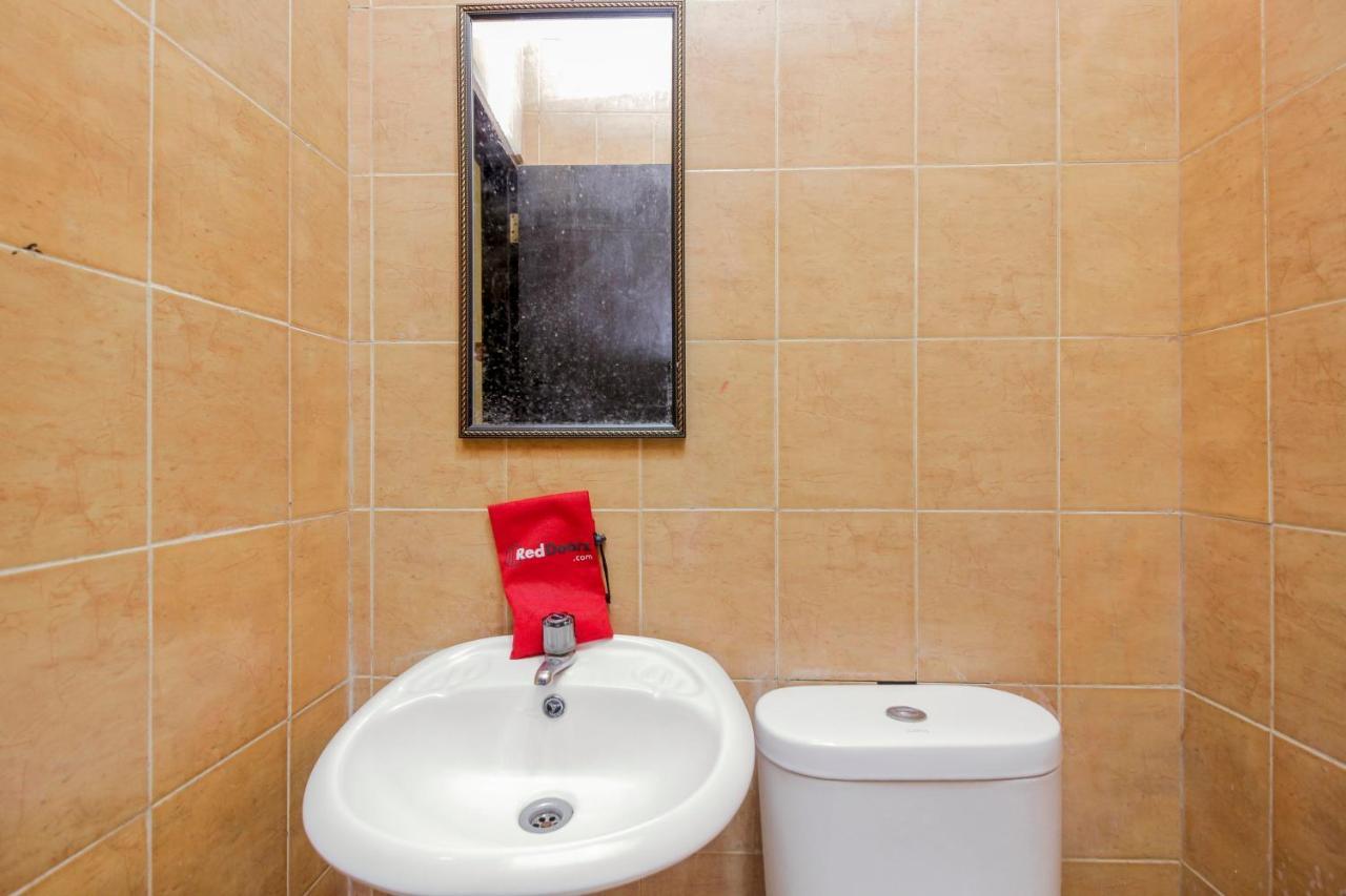 Reddoorz Near Jalan Jendral Sudirman Manado Hotel Exterior foto