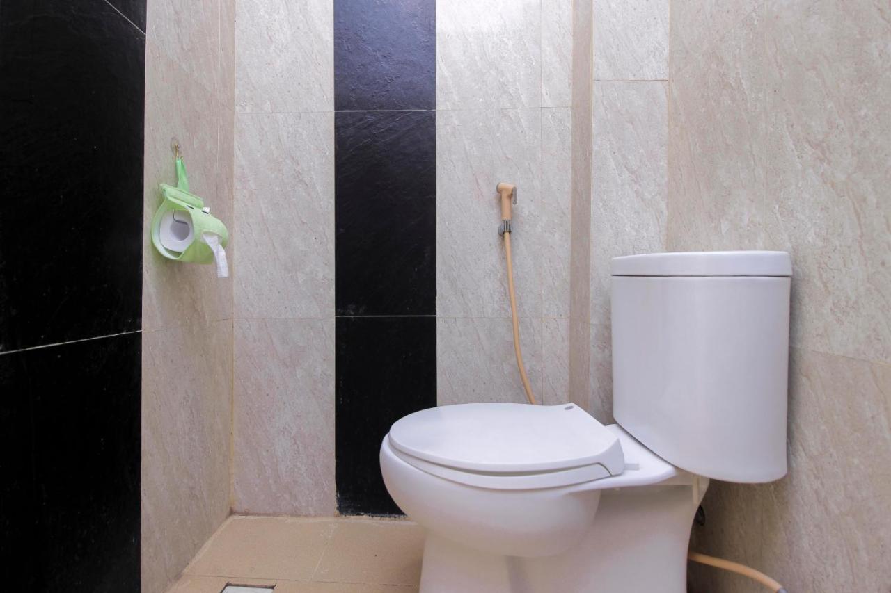 Reddoorz Near Jalan Jendral Sudirman Manado Hotel Exterior foto