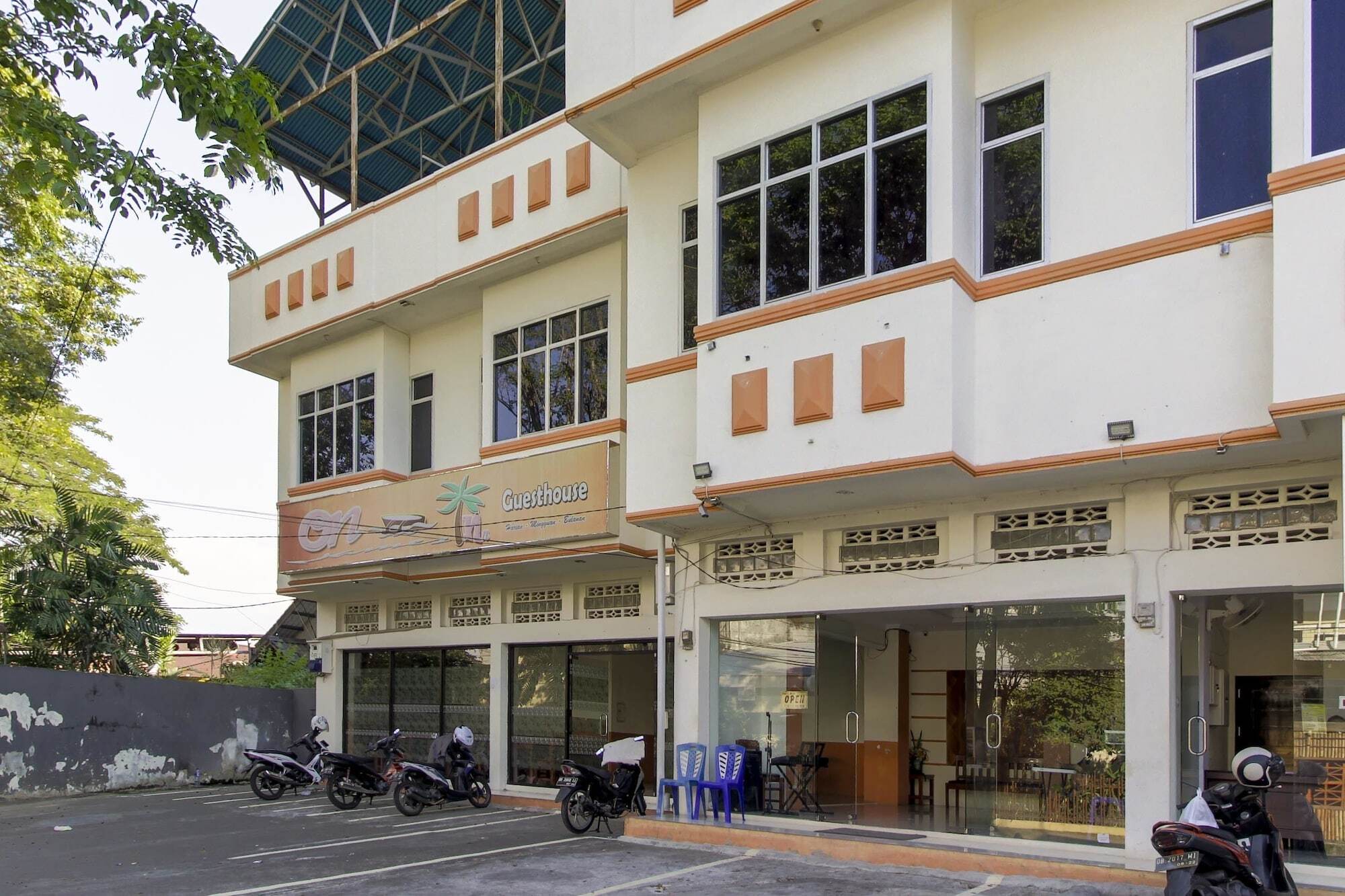Reddoorz Near Jalan Jendral Sudirman Manado Hotel Exterior foto